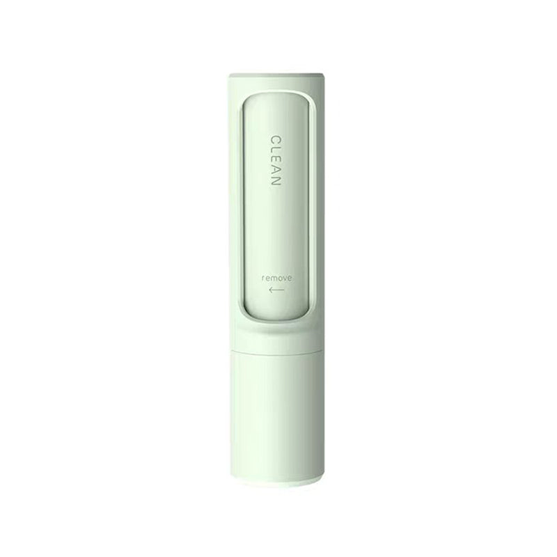 Pet hair remover roller - compact size detail