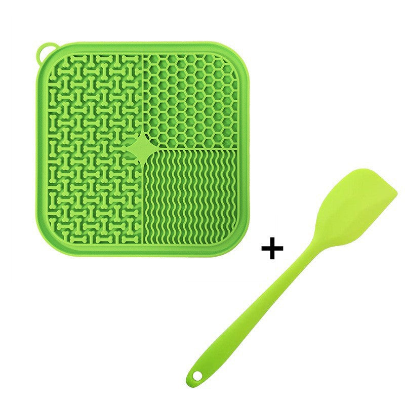 Calming dog lick mat - anxiety relief during grooming
